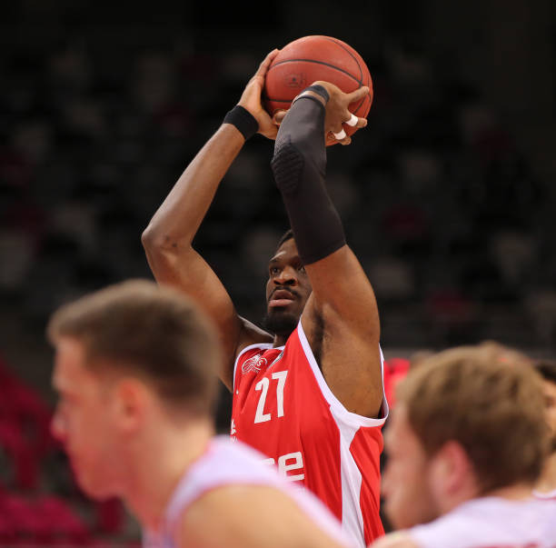 刘炜有着丰 刘炜有着丰